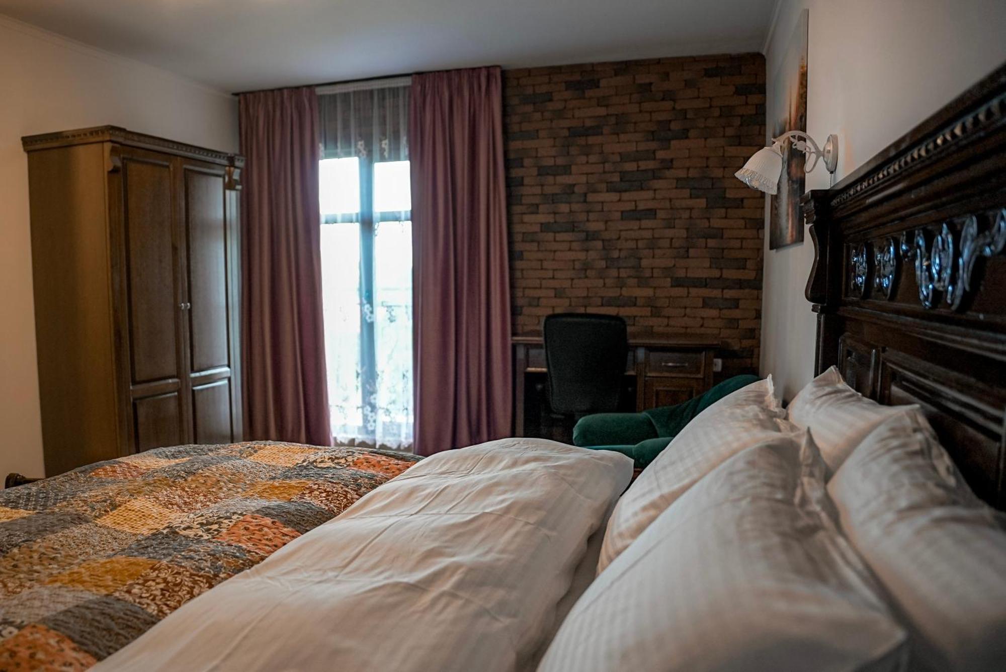 Boutique Marlen Bed and Breakfast Ghimbav Eksteriør billede