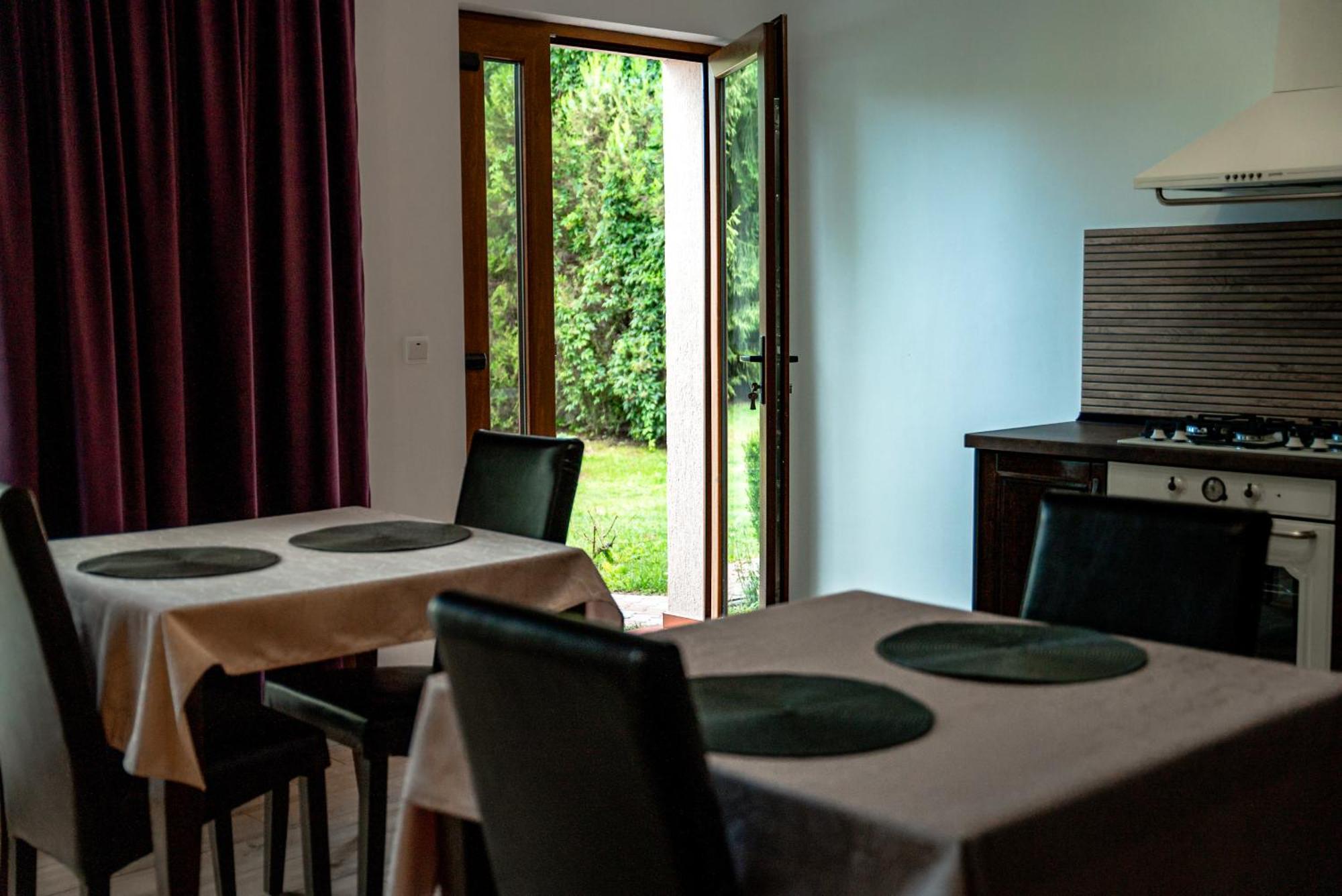 Boutique Marlen Bed and Breakfast Ghimbav Eksteriør billede