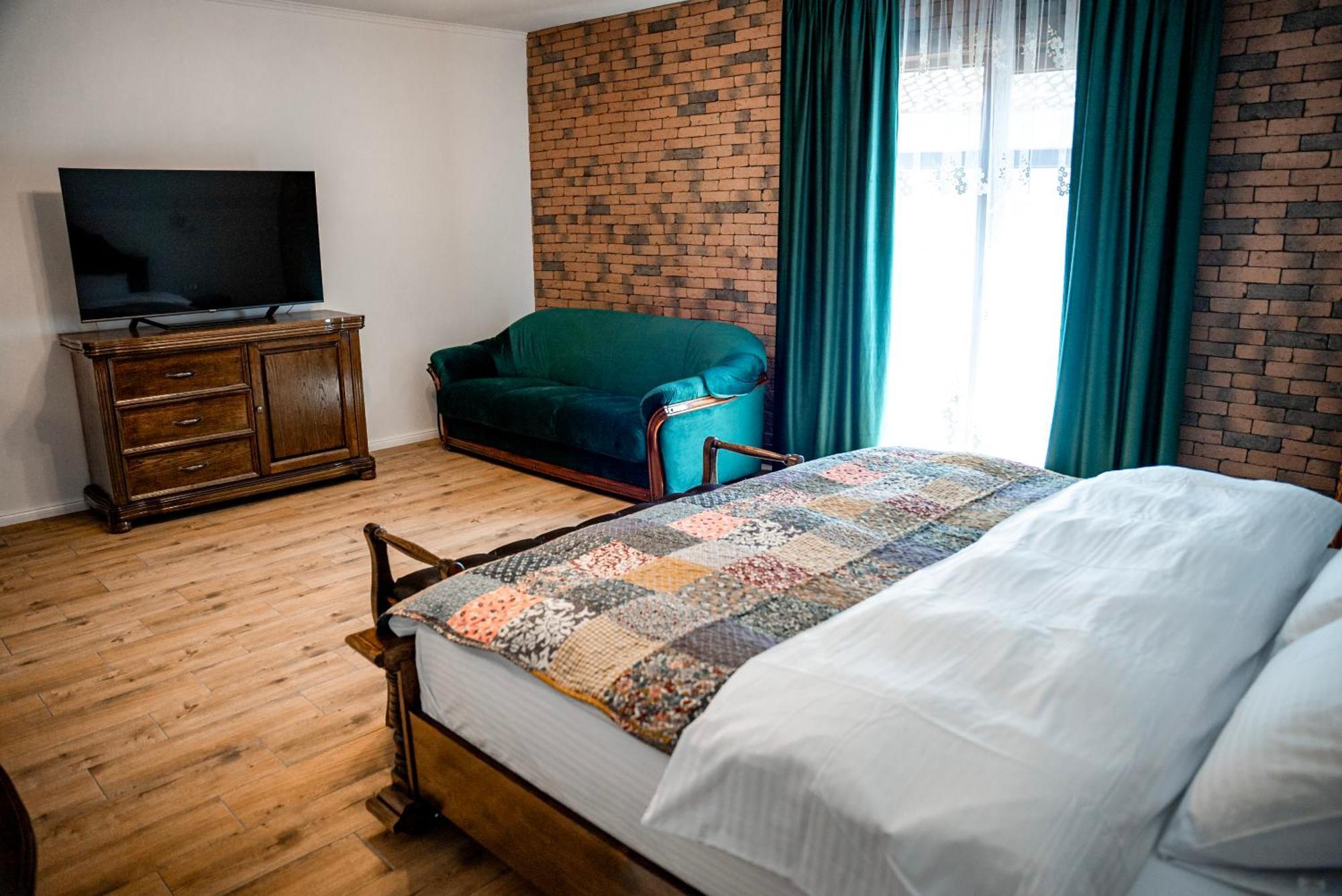 Boutique Marlen Bed and Breakfast Ghimbav Eksteriør billede