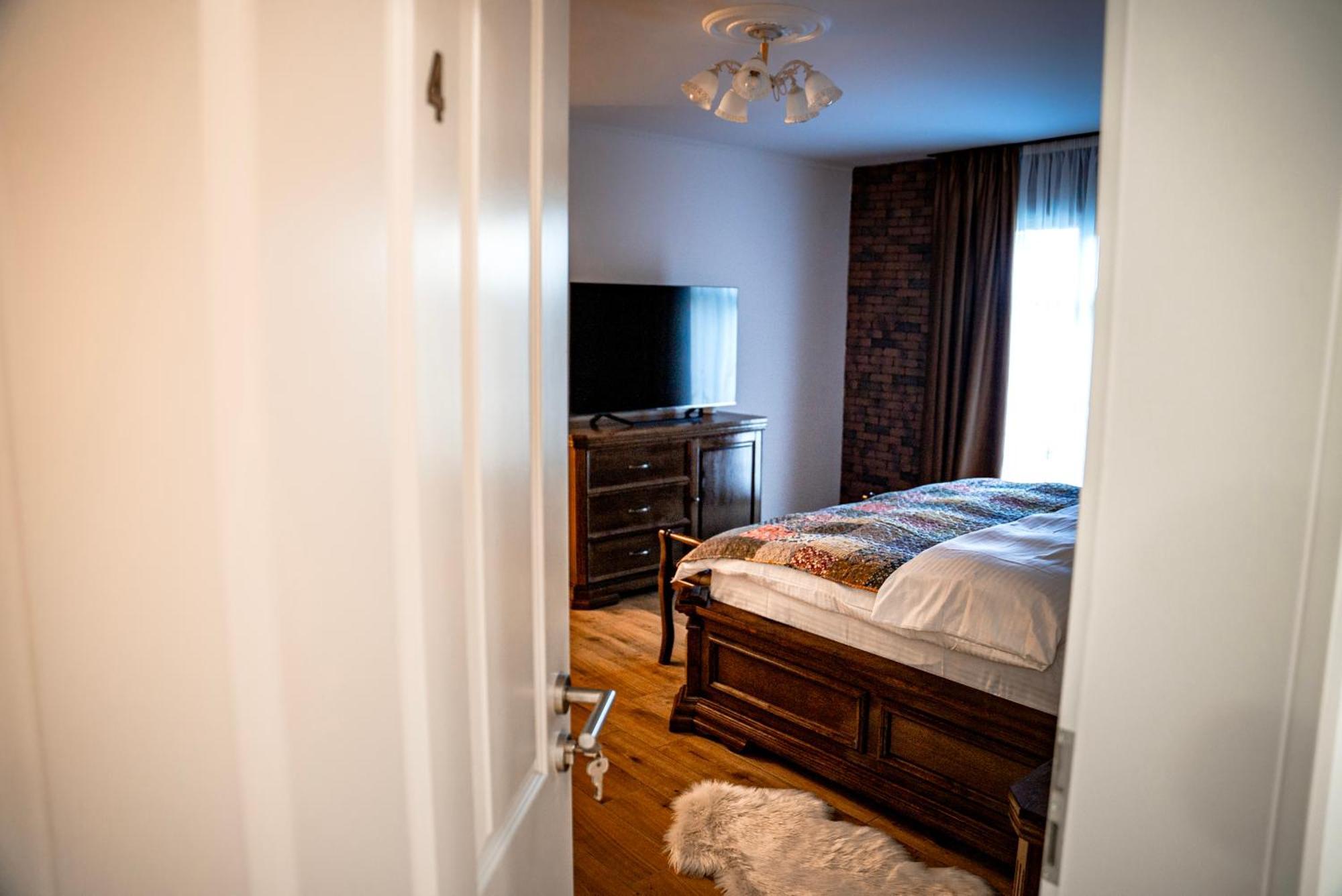 Boutique Marlen Bed and Breakfast Ghimbav Eksteriør billede